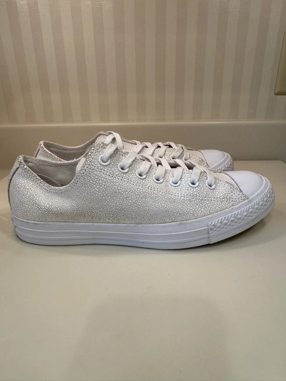 Converse All Star Gemma Stingray White Metallic Leather Low Top Size 10.5